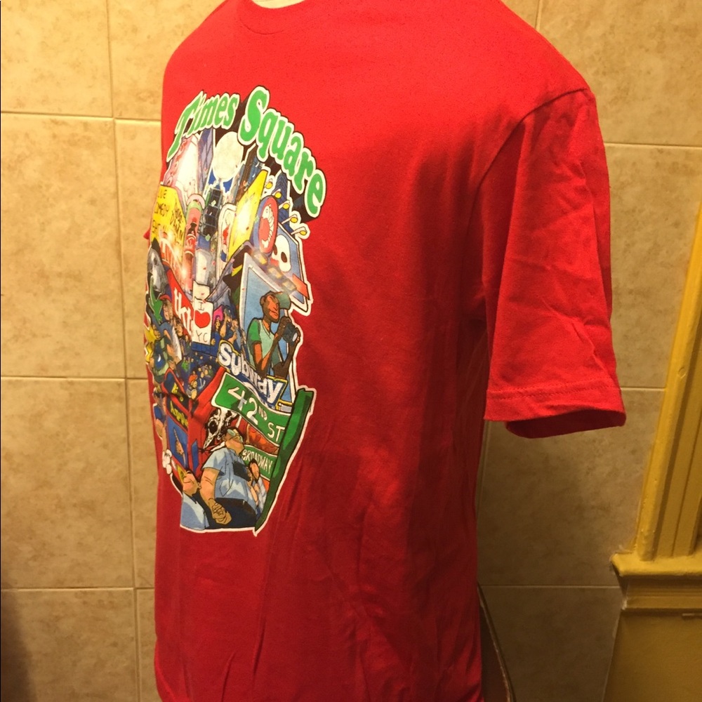 Times Square Tee red size Large brand new